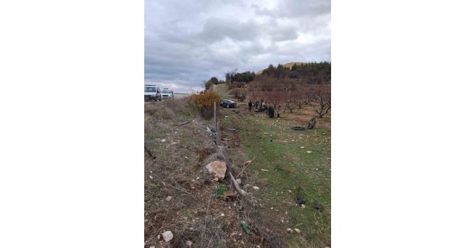 Isparta’da ehliyetsiz sürücünün kullandığı araç bahçeye uçtu: 1 yaralı