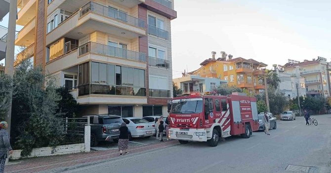 İkamette çıkan yangına ilk müdahaleyi vatandaşlar yaptı