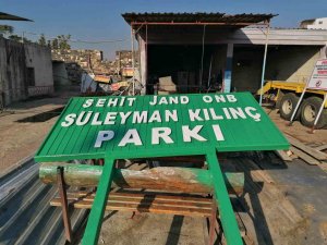 Yumurtalık’ta cadde ve sokaklar temizleniyor, tabelalar onarılıyor