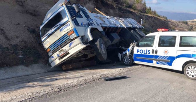 Kaza içinde kazada faciadan kıl payı dönüldü, o anlar İHA kamerasına yansıdı