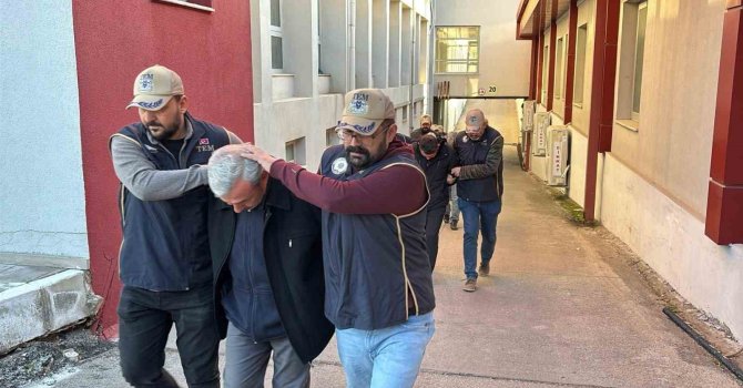 Adana’da aralarında FETÖ il sorumlusunun da olduğu 8 şüpheli tutuklandı