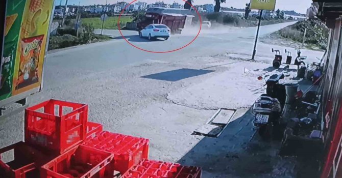 Alışveriş yapıp otomobiline bindi saniyeler sonra ölümden döndü