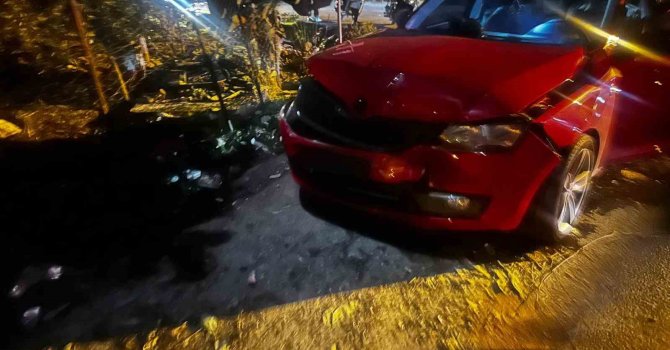 Otomobil ile kamyonet çarpıştı: 1 yaralı