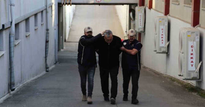 FETÖ’den aranan eski 4. sınıf emniyet müdürü Adana’da yakalandı