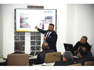 Muhtarlara ve sağlık amirliği personeline vektörle mücadele anlatıldı