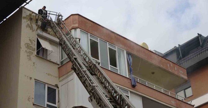 Alanya’da baca yangını büyümeden söndürüldü