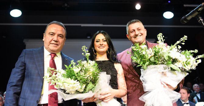 Konyaaltı THM Korosu’ndan muhteşem konser