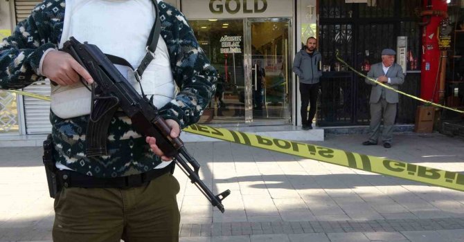 Adana’da kalaşnikoflu kuyumcu soygunu