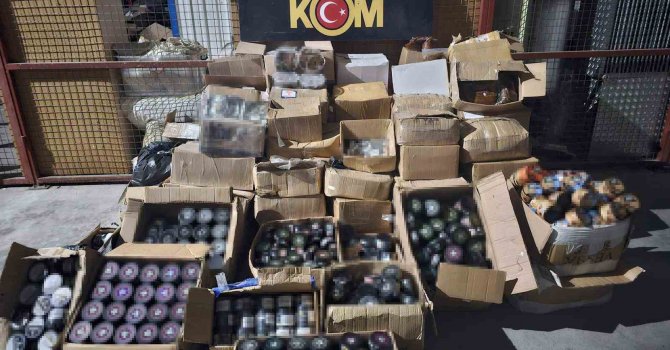 Adana’da 2 ton 80 kilogram kaçak nargile tütünü ele geçirildi