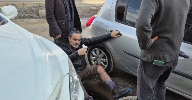 İskenderun’da kanalizasyon çukuruna düşen adamı esnaf kurtardı