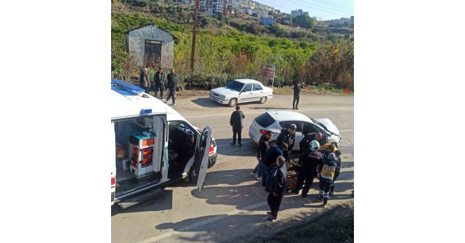 Kozan’da trafik kazası: 2 yaralı