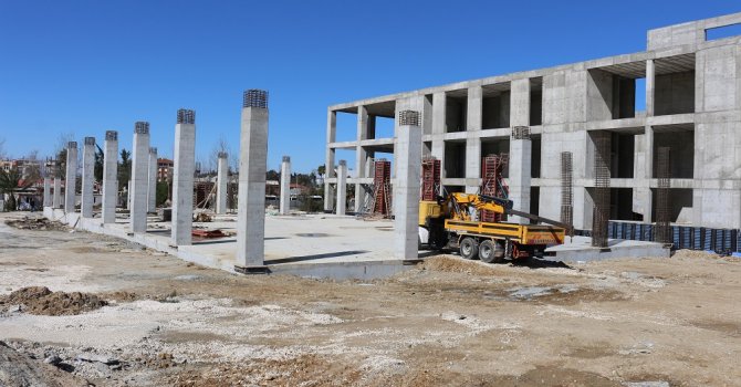 Serik Kültür Merkezi bünyesindeki düğün salonu inşaatı hızla sürüyor