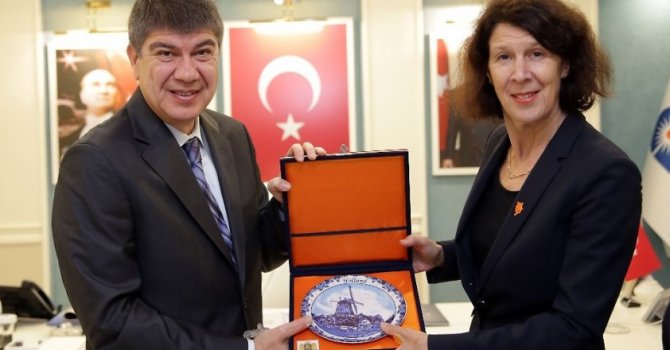 Hollanda Büyükelçisi’nden Türel’in vizyon projelerine övgü