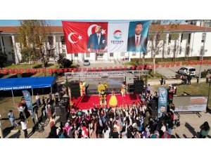 Ceyhan’da çocuklar karnelerini “Karneni Al Gel” şenliğinde kutladı