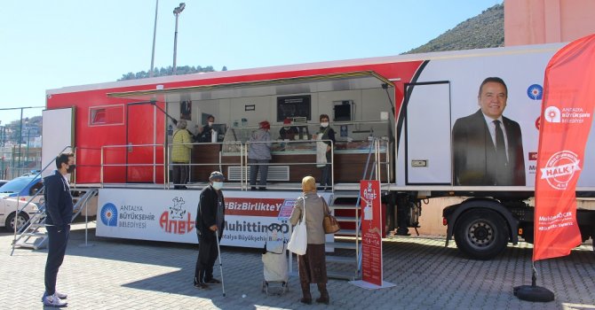 Halk Et Tır’ı Cumartesi günleri Finike’de