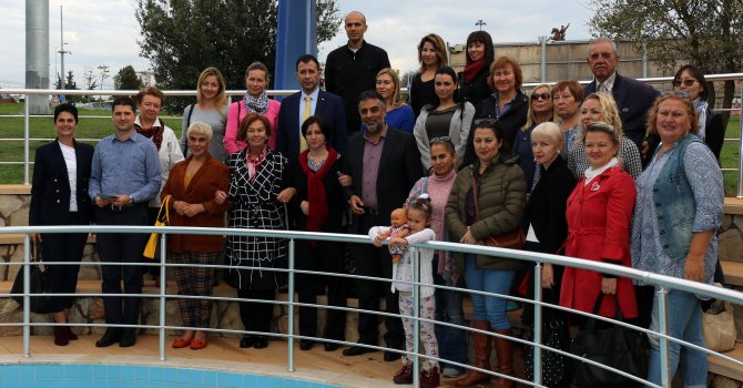 Yerleşik yabancılardan  projelere tam not