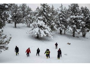 Mersin itfaiyesinden kar üstünde nefes kesen tatbikat