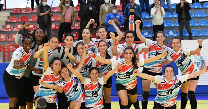 Mavi Kelebekler’den haklı galibiyet