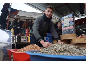 Suriyeli esnaf bayramda ülkesine dönmek için gün sayıyor