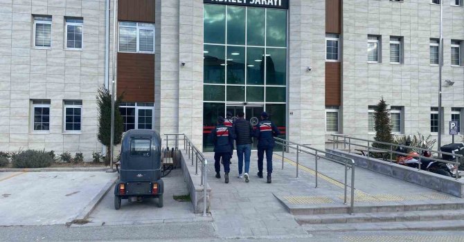 Burdur’da kaçakçılık ve uyuşturucu operasyonlarında 5 kişi tutuklandı