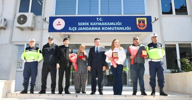 Antalya’da 5 yıl trafik kuralı ihlali yapmayan örnek sürücülere ödül