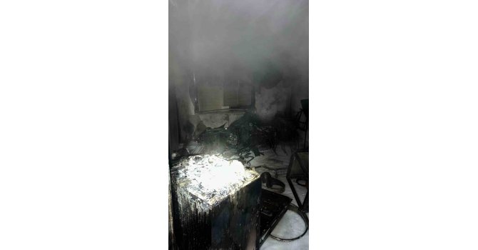 Çatı katında çıkan yangın korkuttu