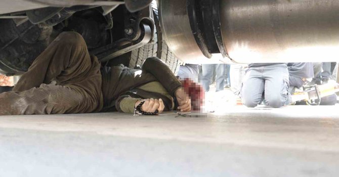 Yaşlı adam tırın altında kaldı, yol arkadaşının "Vay Ali’m vay" feryadı yürek burktu