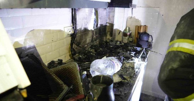 Burdur’da mutfakta çıkan yangında 1 kişi dumandan etkilendi