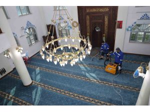 Akdeniz Belediyesi camileri Ramazana hazır hale getirdi