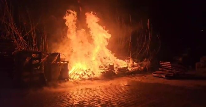 Manavgat’ta elektrik tellerinden çıkan kıvılcımlar yangına neden oldu