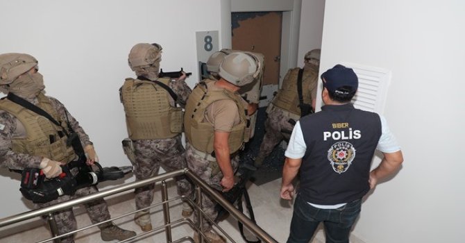 Siber Suçlarla Mücadele ekipleri bir haftada çeşitli suçlardan 16 kişiyi yakaladı