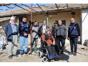 Hatay Büyükşehir Belediyesi, 4 engelli vatandaşa tekerlekli sandalye desteğinde bulundu