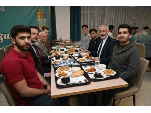 Başkan Başdeğirmen, KYK yurdunda öğrencilerle iftar yaptı