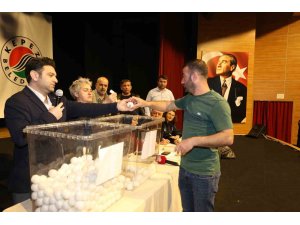 Kepez’de pazarcılar kura çekti