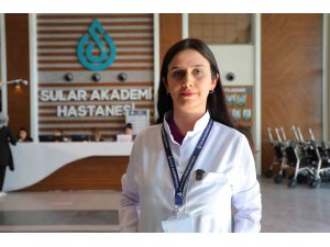 Uzmanından gebelere uyarı: "En az günde iki buçuk üç litre su tüketilsin"