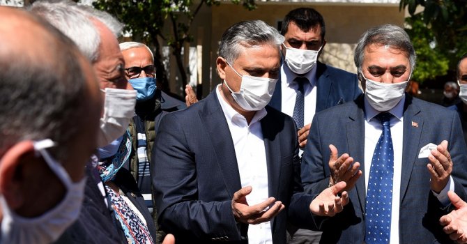 Saygı, minnet ve rahmetle