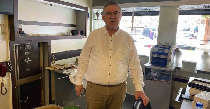 Çaldığı otomobille kuyumcu soyan hırsız otomobili çaldığı işyerine geri bıraktı