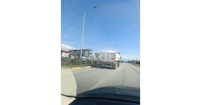 Taşıdığı yükün üzerine branda çekmeyen kamyon sürücüsüne ceza