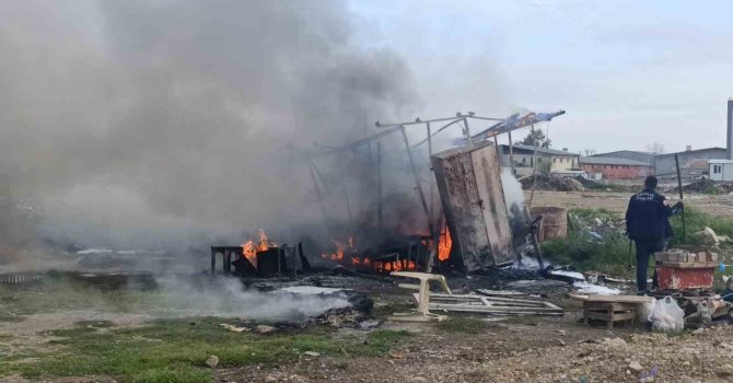 Antalya’da konteyner yangını korkuttu