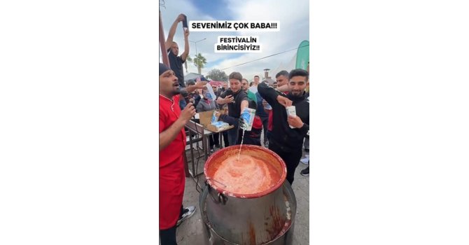 Karnavalda Hindistan sokak lezzetlerini andıran fenomen dönercinin standı kaldırıldı