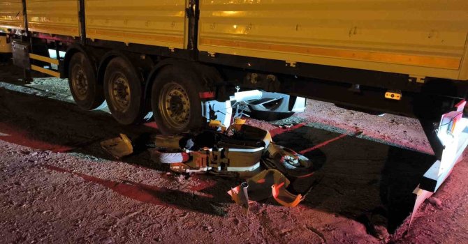 Hatay’da motosiklet ile otomobil çarpıştı: 1’i ağır 2 yaralı