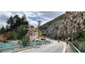 Kozan baraj köprüsünde tehlike sona eriyor