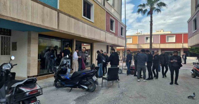 Berbere dükkanına girip selam iletti, silahla 2 kişiyi yaraladı