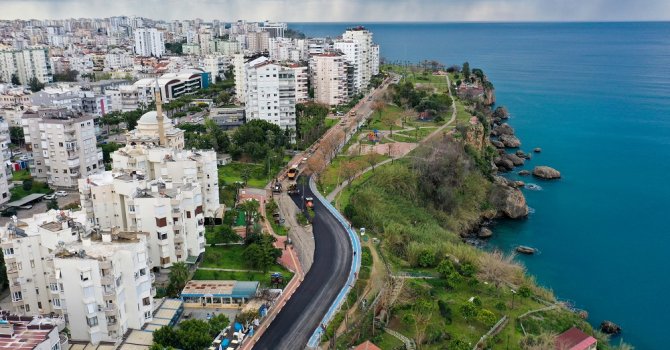 Yama tutmaz caddeye sıfır asfalt