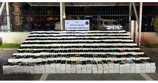 Manavgat’ta 58 bin adet kaçak güneş gözlüğü ele geçirildi