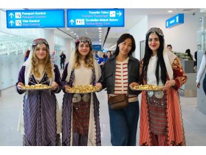 Yenilenen Antalya Havalimanı ilk yolcularını karşıladı