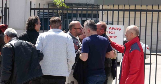 Yalnız yaşadığı evinde ölü bulunan kadının cenazesi ailesi tarafından teslim alındı