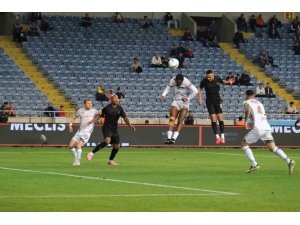 Trendyol Süper Lig: Atakaş Hatayspor: 2 - Konyaspor: 1 (İlk yarı)