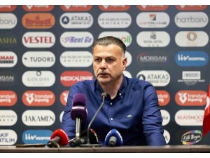 Murat Şahin: "İlk yarısı beyaz, ikinci yarısı siyah bir maçtı"