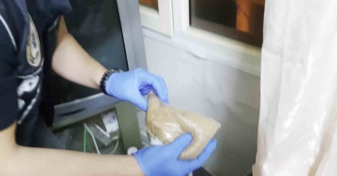 Adana’da uyuşturucu taciri 52 şüpheli tutuklandı: 408 kilo bonzai üretilecek ham madde ele geçirildi